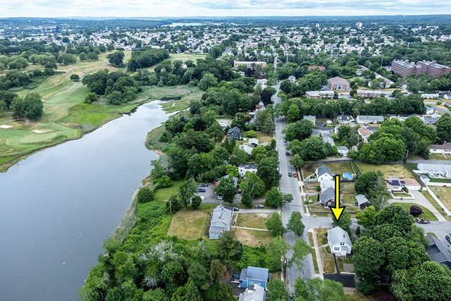 1402 S Broadway, East Providence, RI 02914