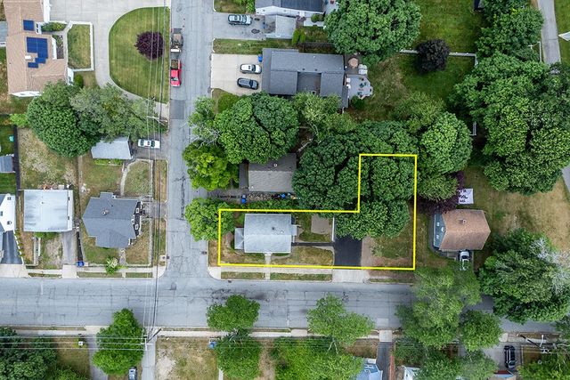 1402 S Broadway, East Providence, RI 02914