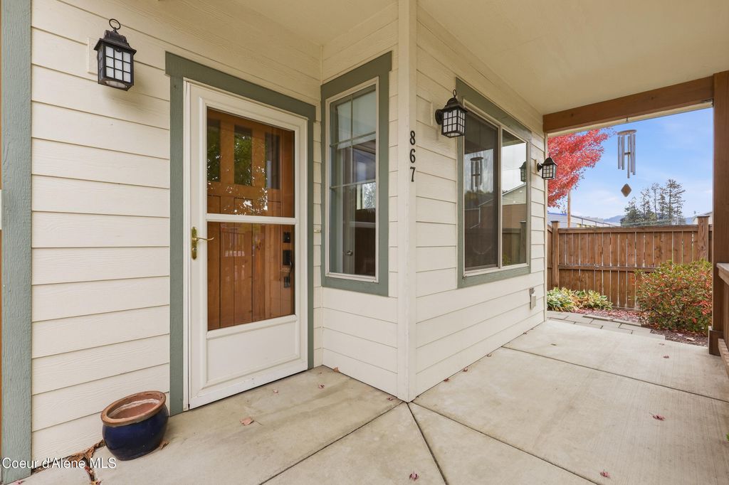867 W Knoll LN, Coeur d'Alene, ID 83815 photo 4