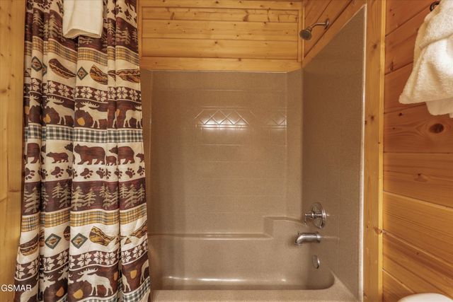 3032 Hickory Lodge Drive, Sevierville, TN 37862