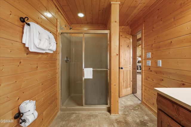 3032 Hickory Lodge Drive, Sevierville, TN 37862