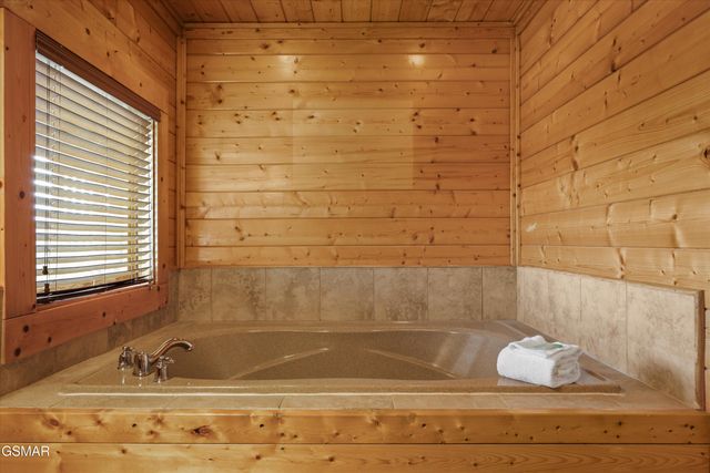 3032 Hickory Lodge Drive, Sevierville, TN 37862