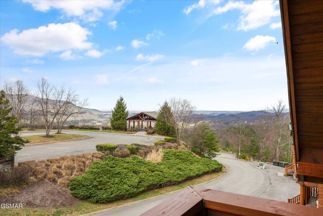 3032 Hickory Lodge Drive, Sevierville, TN 37862