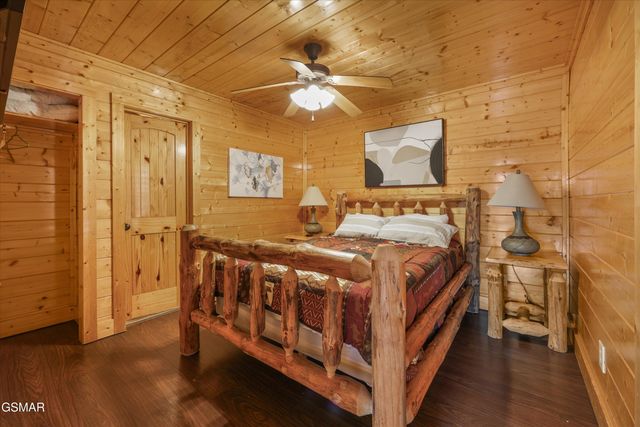 3032 Hickory Lodge Drive, Sevierville, TN 37862