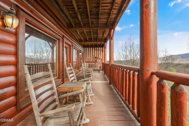 3032 Hickory Lodge Drive, Sevierville, TN 37862