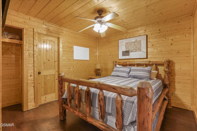 3032 Hickory Lodge Drive, Sevierville, TN 37862