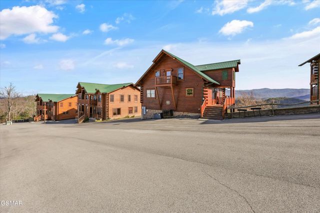 3032 Hickory Lodge Drive, Sevierville, TN 37862