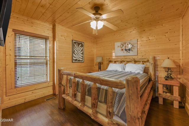 3032 Hickory Lodge Drive, Sevierville, TN 37862