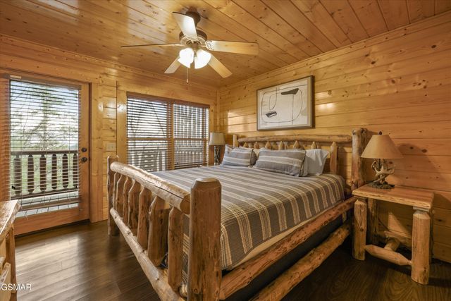 3032 Hickory Lodge Drive, Sevierville, TN 37862