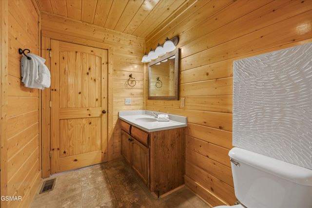 3032 Hickory Lodge Drive, Sevierville, TN 37862