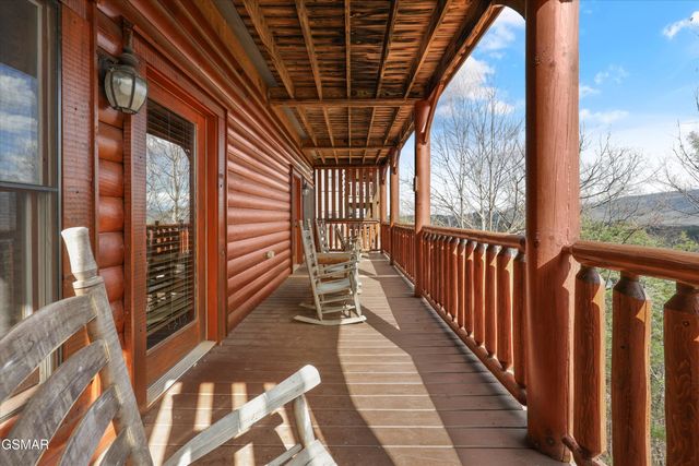 3032 Hickory Lodge Drive, Sevierville, TN 37862