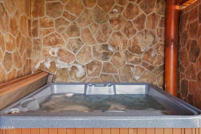 3032 Hickory Lodge Drive, Sevierville, TN 37862