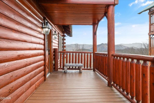 3032 Hickory Lodge Drive, Sevierville, TN 37862