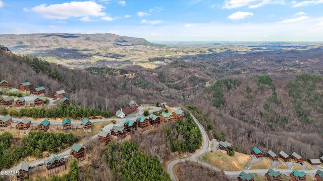 3032 Hickory Lodge Drive, Sevierville, TN 37862