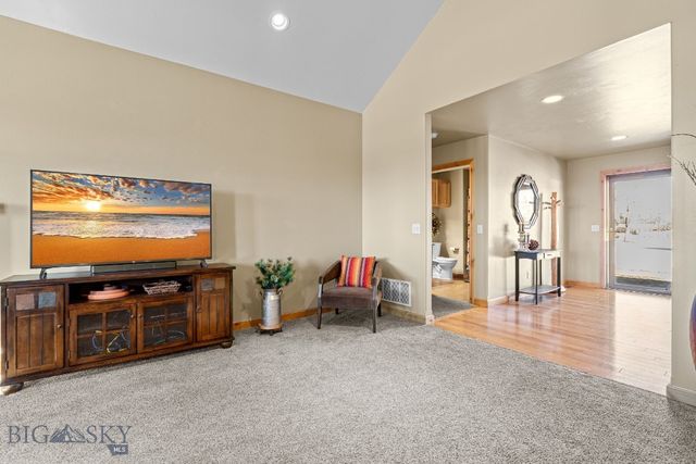 375 Mactavish Lane, Belgrade, MT 59714