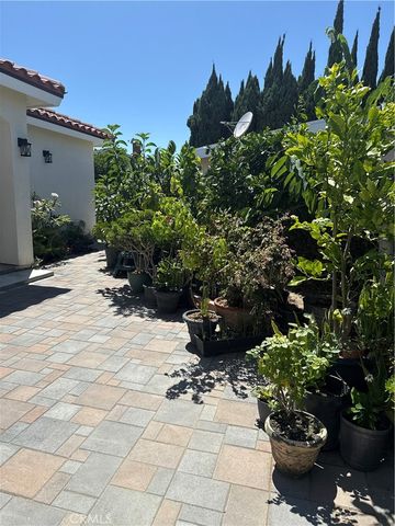 5272 Barcelona, La Palma, CA 90623