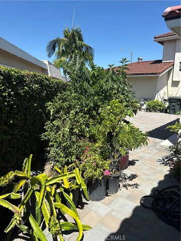 5272 Barcelona, La Palma, CA 90623
