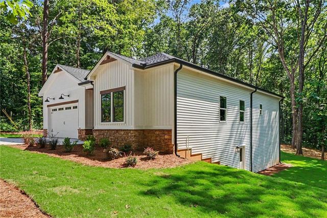 1632 McClung Road, Hiram, GA 30141