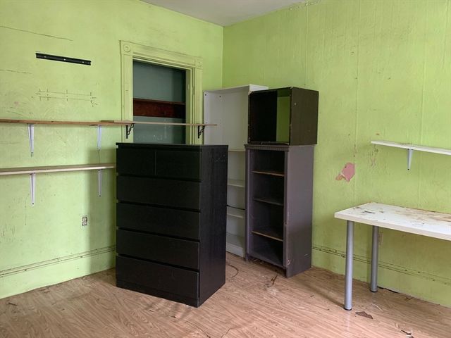 37 Longfellow St, Boston, MA 02122