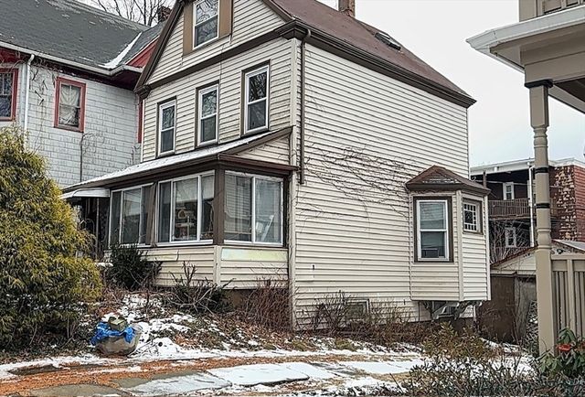 37 Longfellow St, Boston, MA 02122