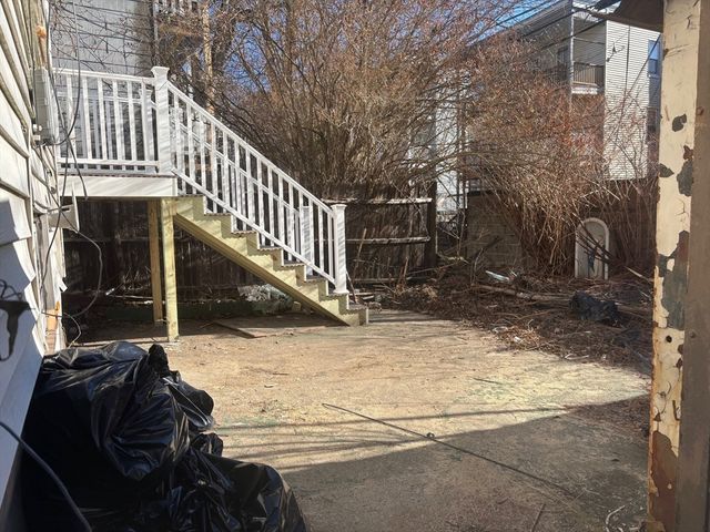 37 Longfellow St, Boston, MA 02122