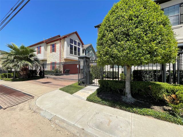 2927 Clinton Drive, Houston, TX 77020