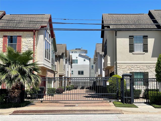 2927 Clinton Drive, Houston, TX 77020