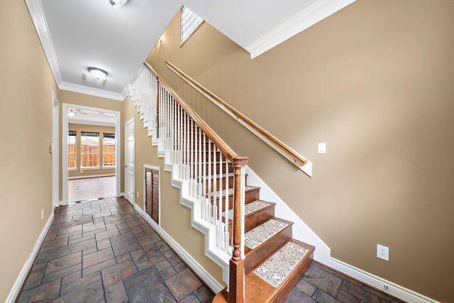 2927 Clinton Drive, Houston, TX 77020