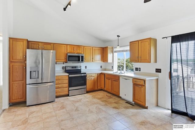 4215 N 170th Street, Omaha, NE 68116