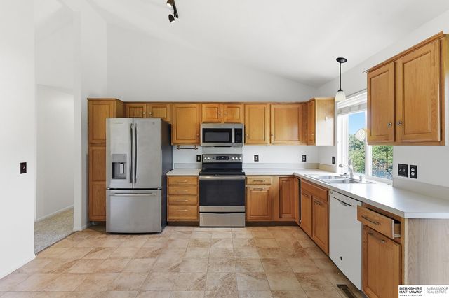 4215 N 170th Street, Omaha, NE 68116
