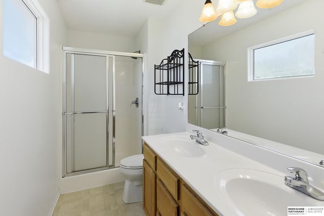 4215 N 170th Street, Omaha, NE 68116