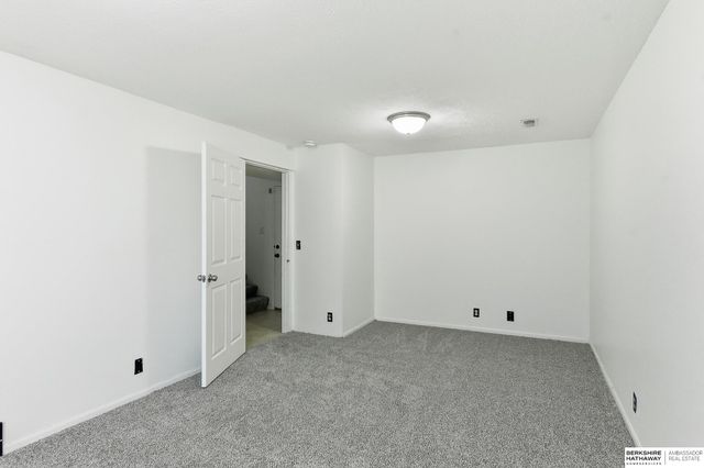 4215 N 170th Street, Omaha, NE 68116