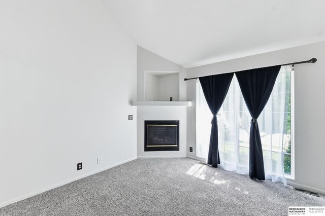 4215 N 170th Street, Omaha, NE 68116
