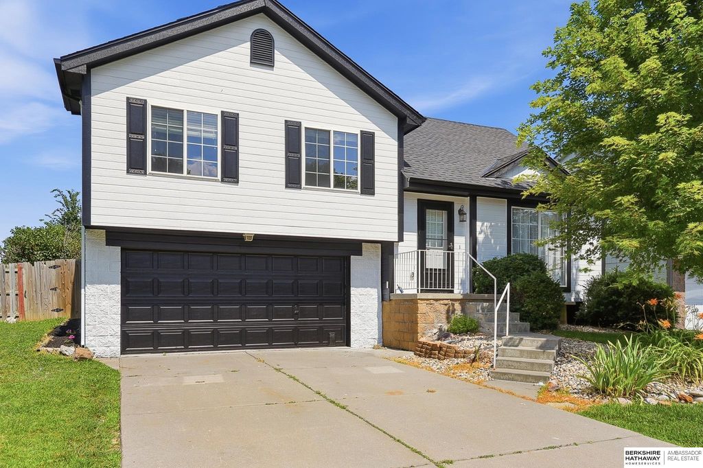 4215 N 170th Street, Omaha, NE 68116