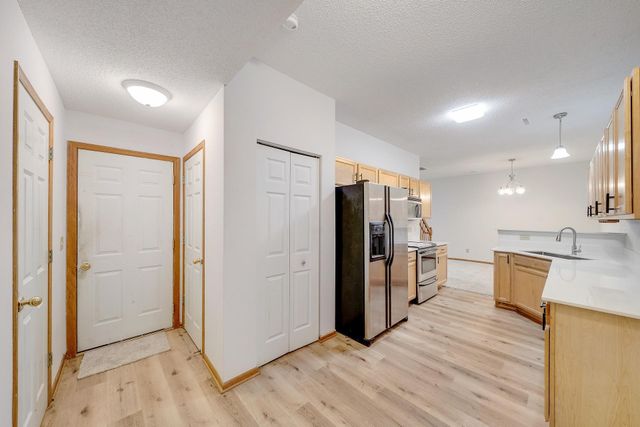 966 Princeton Avenue, Shakopee, MN 55379