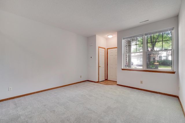 966 Princeton Avenue, Shakopee, MN 55379