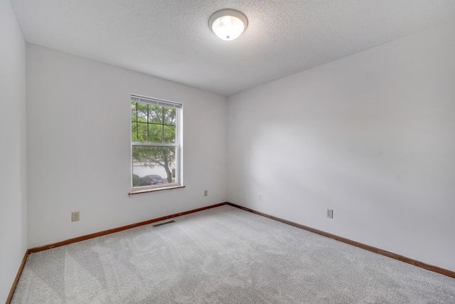 966 Princeton Avenue, Shakopee, MN 55379