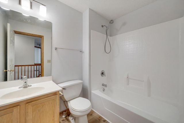 966 Princeton Avenue, Shakopee, MN 55379