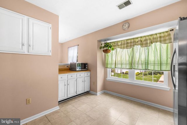 942 GAMING SQ, Hampstead, MD 21074