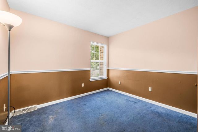 942 GAMING SQ, Hampstead, MD 21074