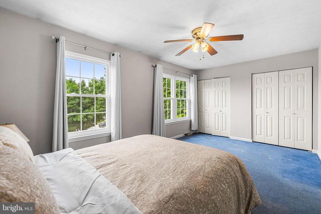 942 GAMING SQ, Hampstead, MD 21074