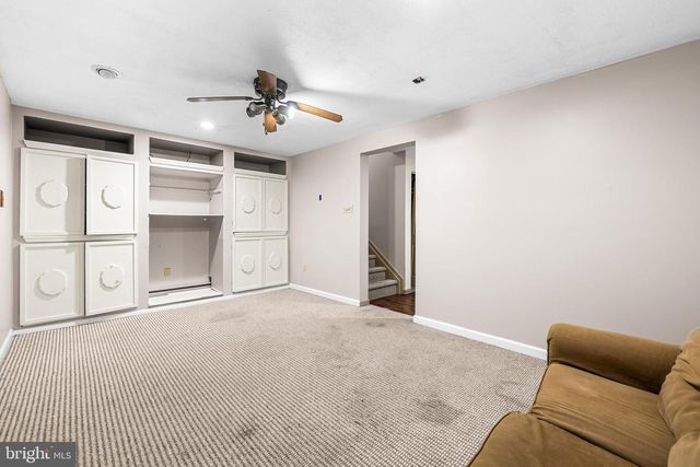 942 GAMING SQ, Hampstead, MD 21074