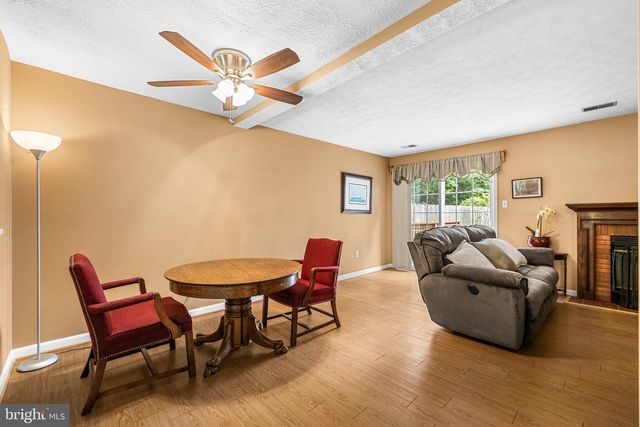942 GAMING SQ, Hampstead, MD 21074