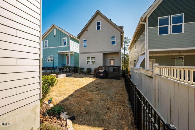 646 Great Ridge Parkway, Chapel Hill, NC 27516