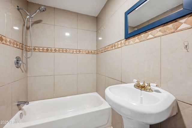 4441 S 8TH Street, Phoenix, AZ 85040