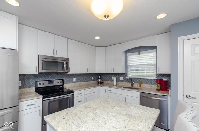 9733 Windy Lane UNIT 100, Fishers, IN 46037