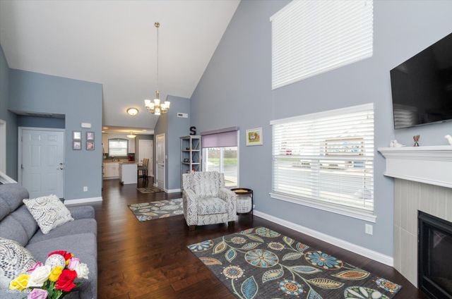 9733 Windy Lane UNIT 100, Fishers, IN 46037