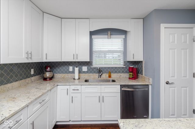 9733 Windy Lane UNIT 100, Fishers, IN 46037