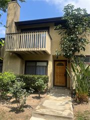 6746 Encino Avenue 2, Lake Balboa, CA 91406