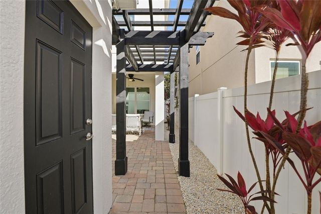 6382 GOLDEN DEWDROP TRAIL, Windermere, FL 34786